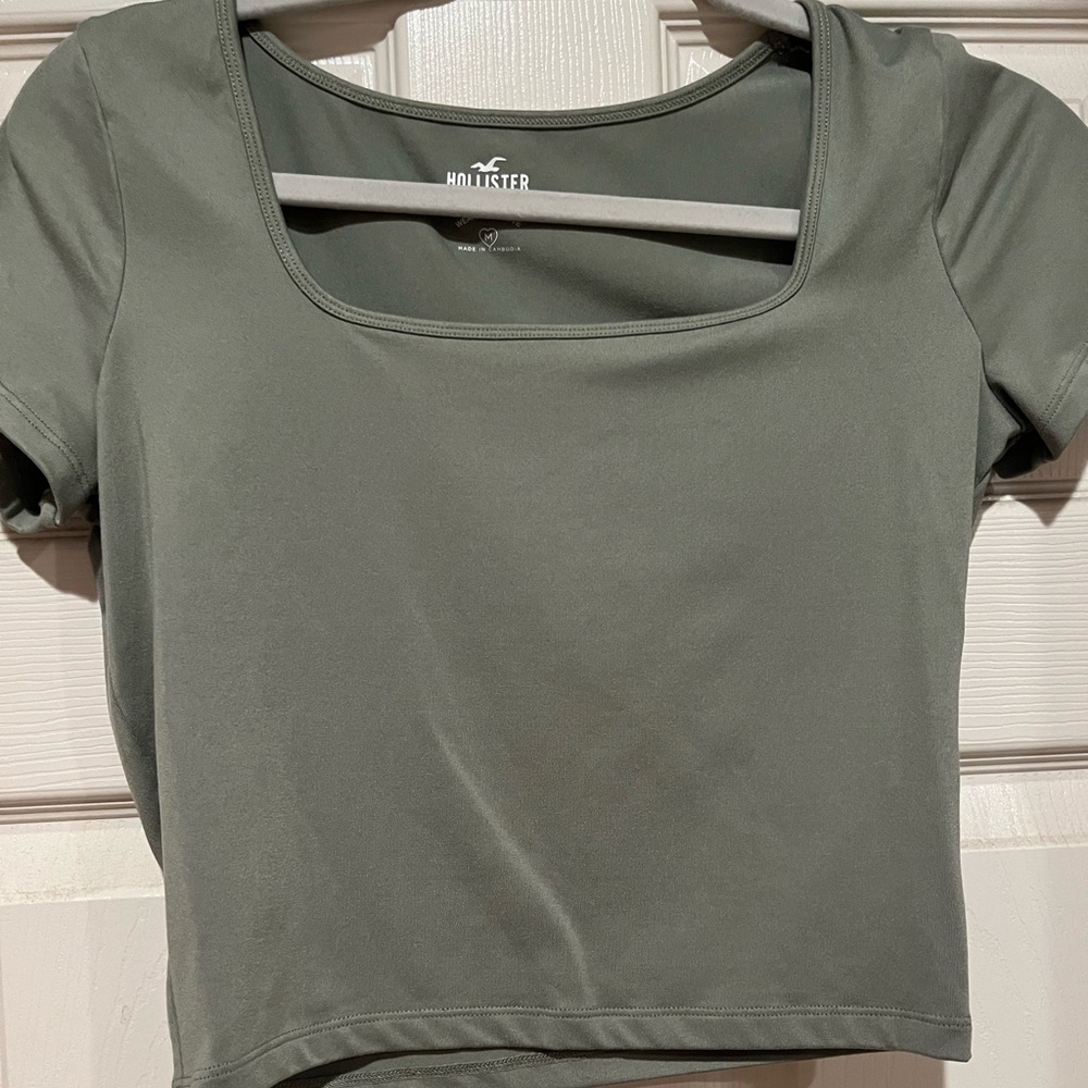 Hollister green top